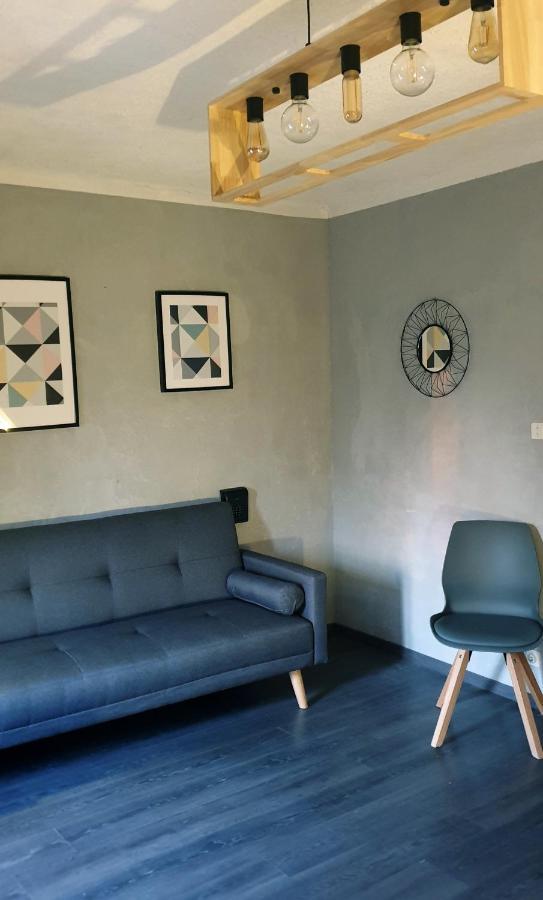L' Oustaloun Hotel มูสซาน-เลส์-อัลพีล์ส ภายนอก รูปภาพ