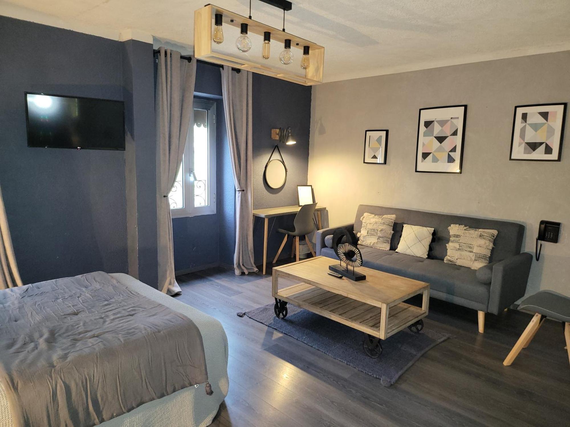 L' Oustaloun Hotel มูสซาน-เลส์-อัลพีล์ส ภายนอก รูปภาพ