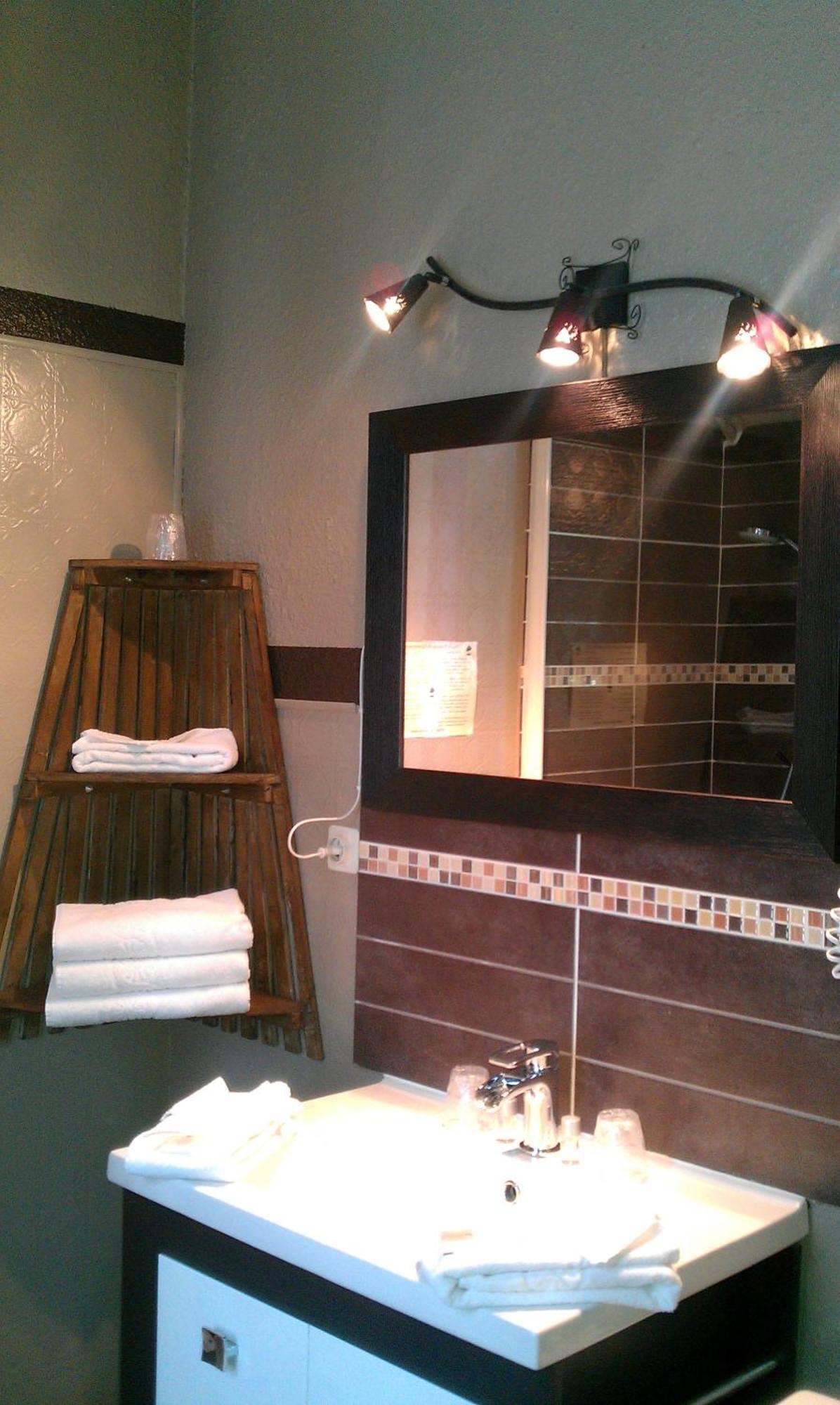 L' Oustaloun Hotel มูสซาน-เลส์-อัลพีล์ส ภายนอก รูปภาพ