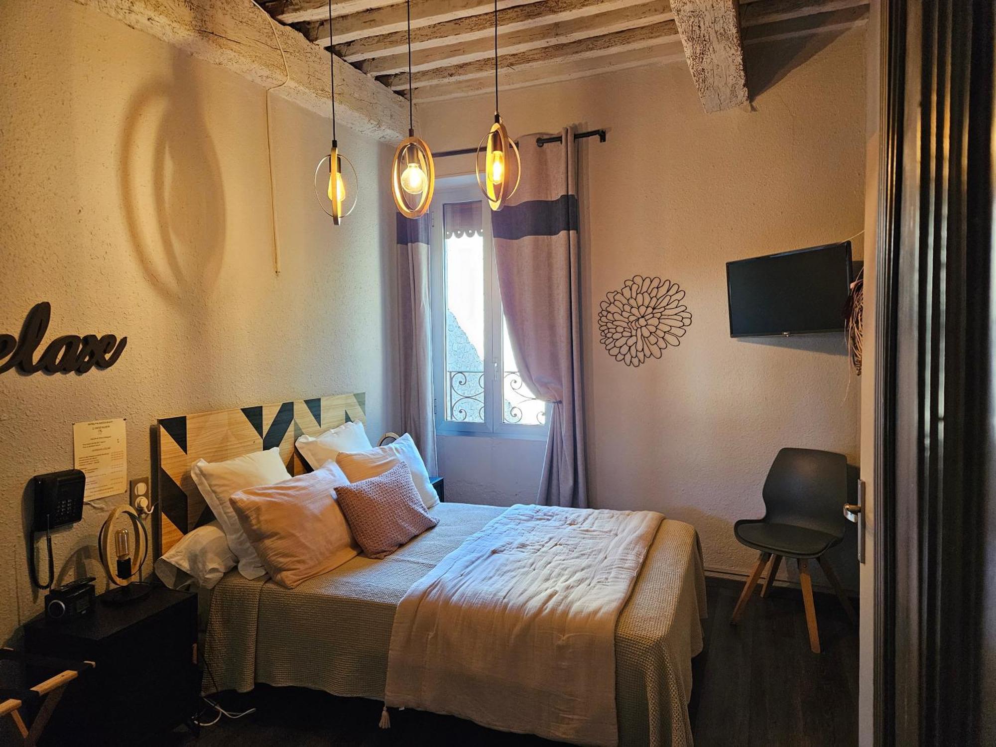 L' Oustaloun Hotel มูสซาน-เลส์-อัลพีล์ส ภายนอก รูปภาพ