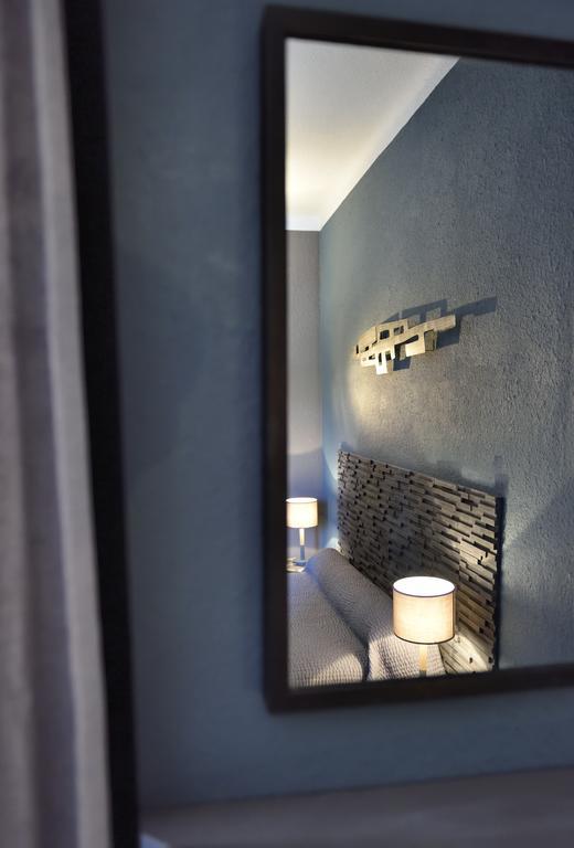 L' Oustaloun Hotel มูสซาน-เลส์-อัลพีล์ส ภายนอก รูปภาพ